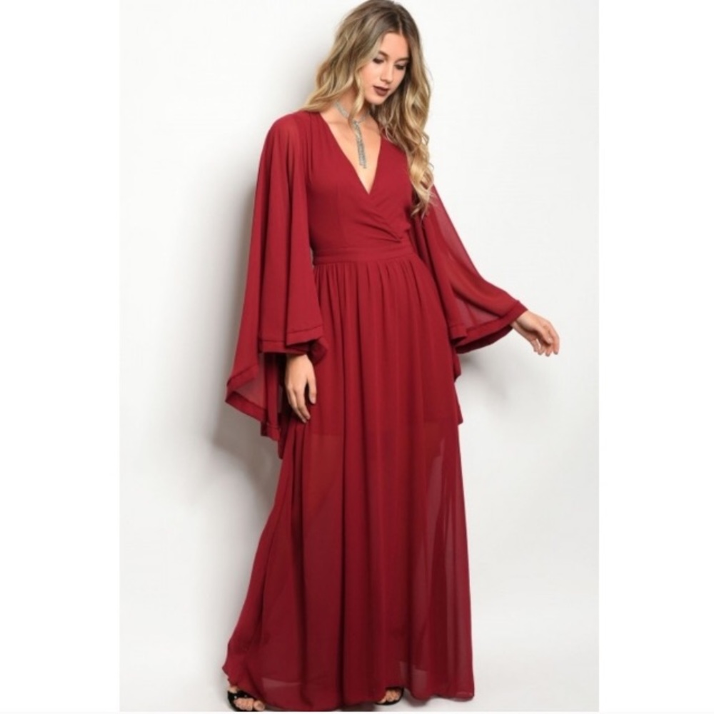 Last one ☝️ Elegant Maxi Dress size large
